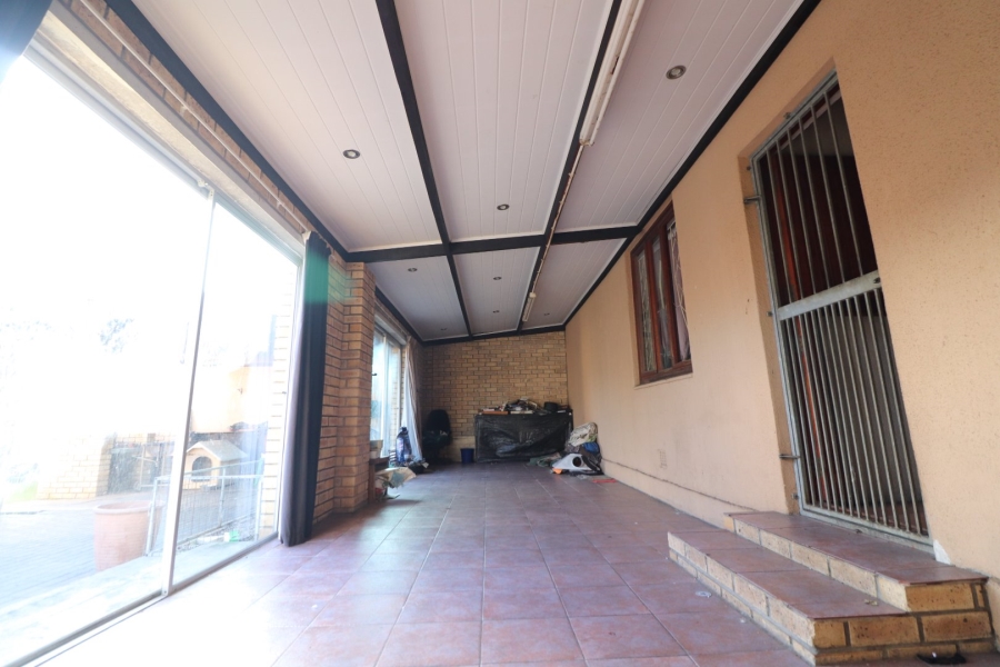 5 Bedroom Property for Sale in Churchill Estate Western Cape